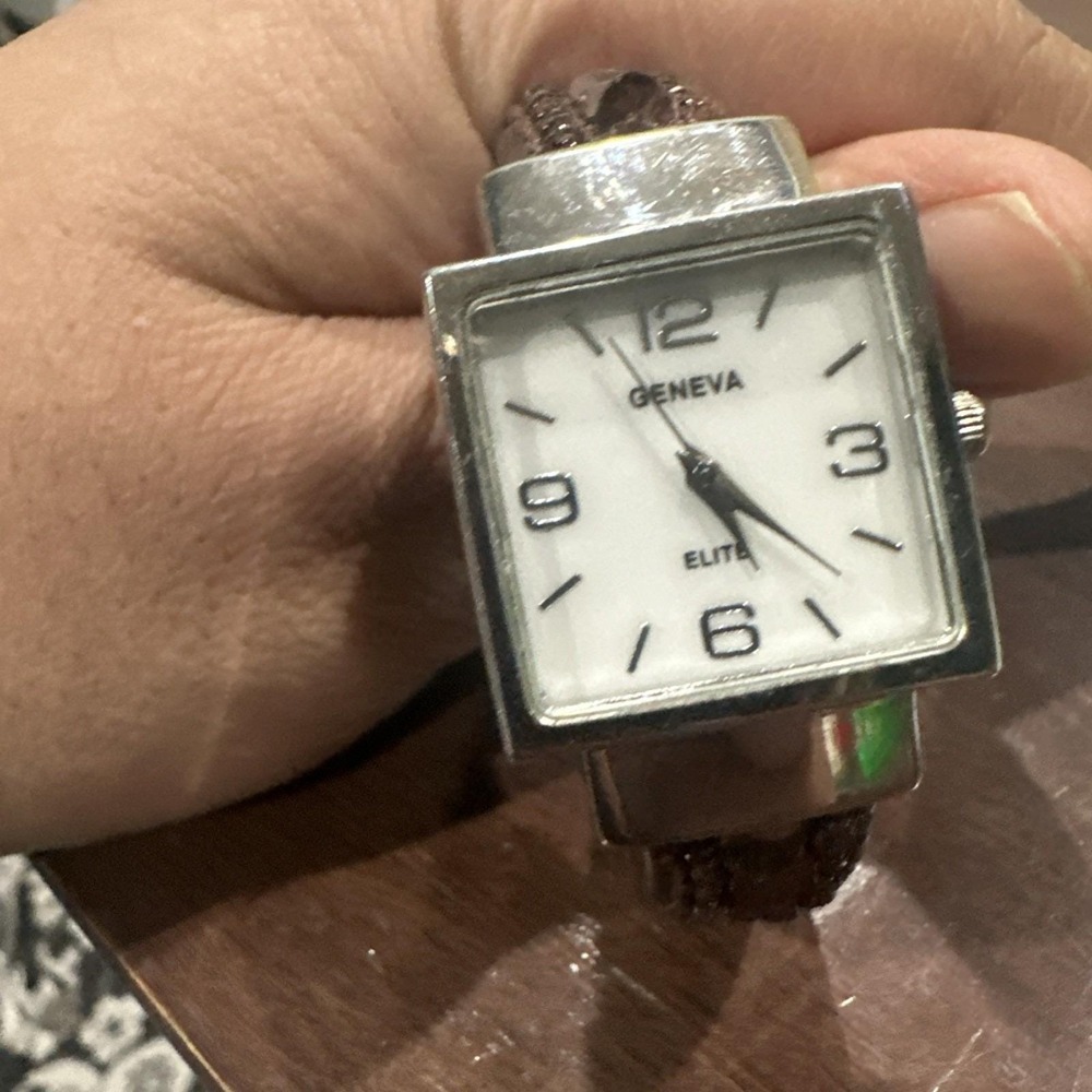 Working GENEVA Elite Watch Womens Silver Square 27mm Brown Fancy Cuff Band Fit 6